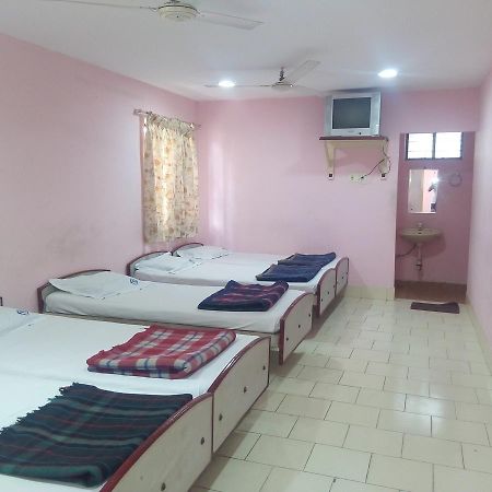Hotel Yercaud International Екстериор снимка